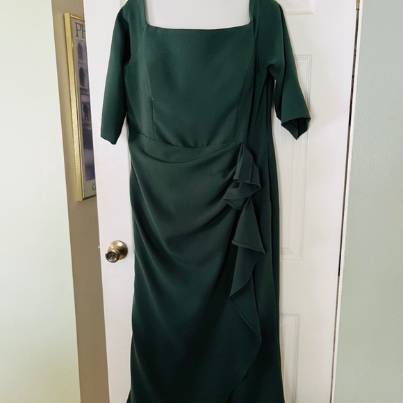 NEVER WORN - JOVANI 00446 OFF SHOULDER DRESS - Picture 8 of 11